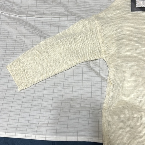 3 items for $40 BNWT ONLY sweater (size M) - Picture 3 of 8